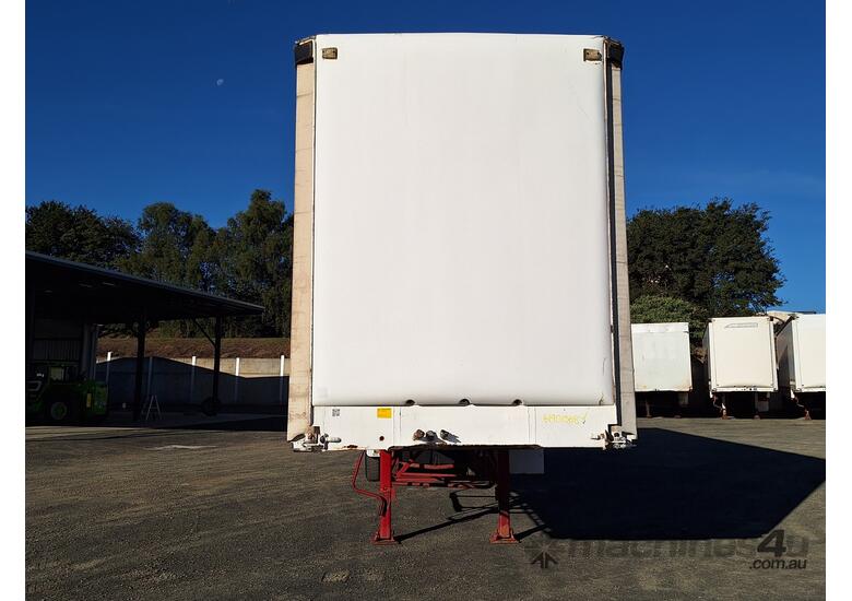 2000 Maxitrans ST3 Tri Axle Curtainside B Trailer