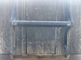 Bucket - picture2' - Click to enlarge