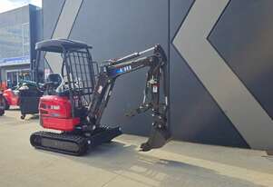 UHI Kubota Engine UME18S Mini Excavator with 8 Attachments and Swing Boom