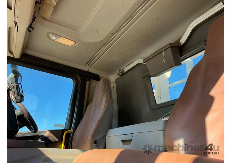 caption 2020 Scania P280 Service Body / Crane Truck