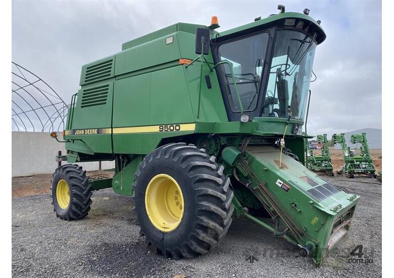 caption John Deere 9500 & 925R