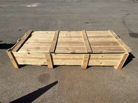 Crate of Assorted Hydraulic Pumps and Rod - picture0' - Click to enlarge