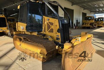 2021 CAT D1 LGP with 1,995 hrs 2021 CAT D1 LGP with 1,995 hrs