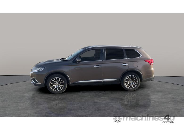 caption 2015 Mitsubishi Outlander Exceed Diesel