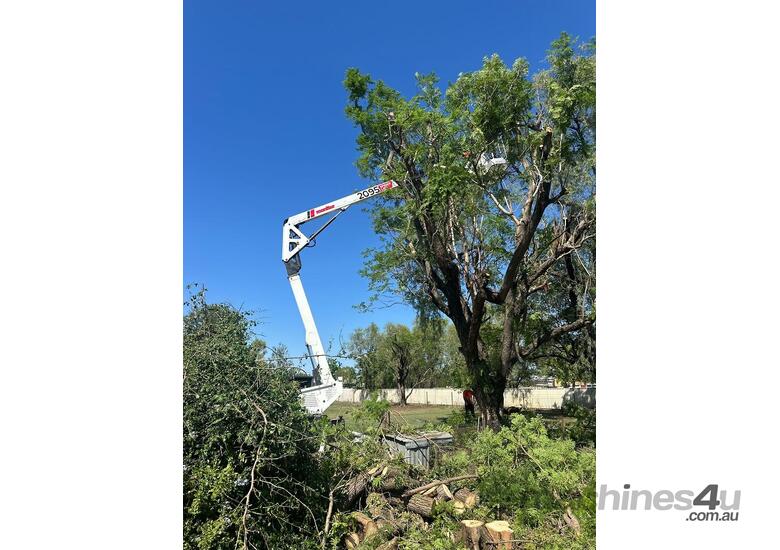 caption 2022 Monitor 2095 Spider Lift