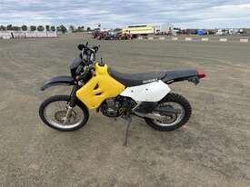 2001 SUZUKI DRZ400 MOTORBIKE - picture2' - Click to enlarge