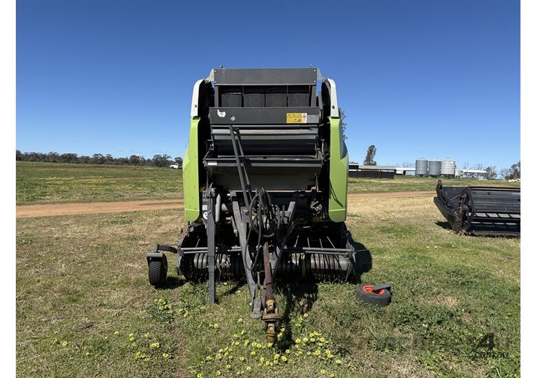 caption 2008 CLAAS Variant 380 Round Hay Baler