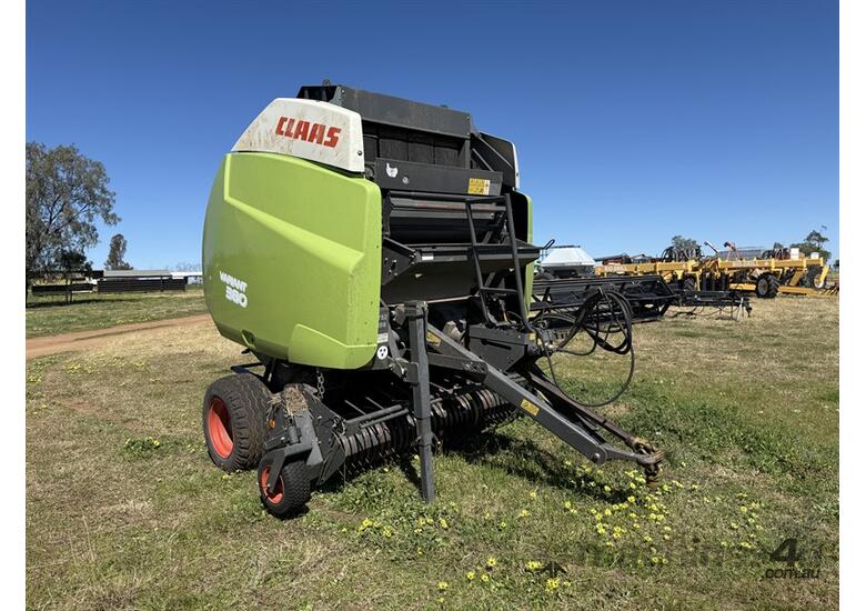 caption 2008 CLAAS Variant 380 Round Hay Baler