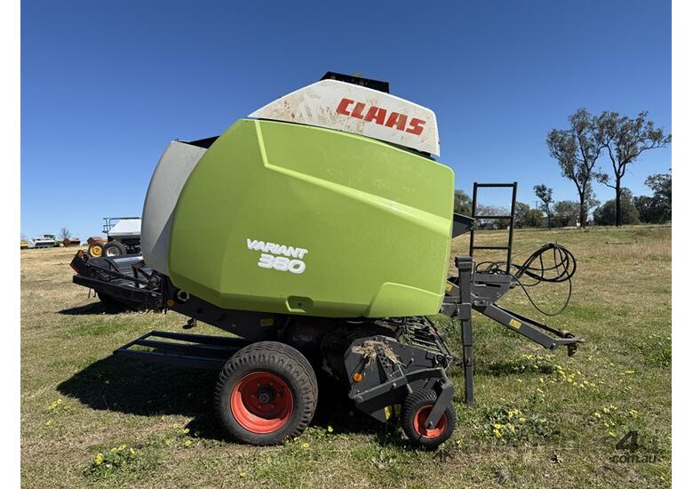 caption 2008 CLAAS Variant 380 Round Hay Baler