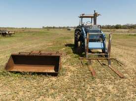 Ford 6700 Wheel Tractor - picture0' - Click to enlarge