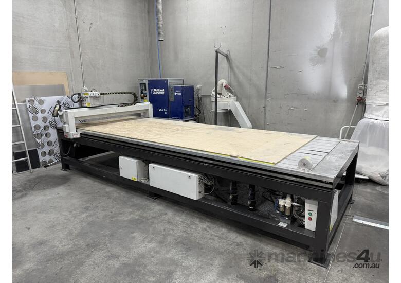 Multicam CNC Router 4000 x1500