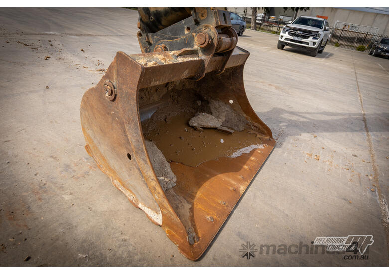 JCB JS130LC EXCAVATOR