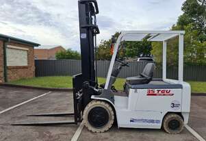 Wollongong Forklift: TEU 3.5T Elec, 4-Wheel, 3-Stage Standard Mast, 6.5m lift!
