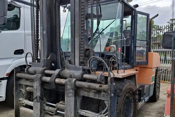 Wollongong Forklift: Toyota 16T Diesel, 2-Stage Standard Mast, 3m Lift!