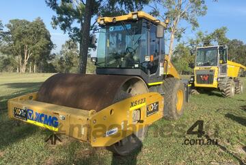 Xcmg 2022   XS123 Roller