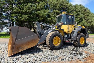 Komatsu 2015   WA320-6