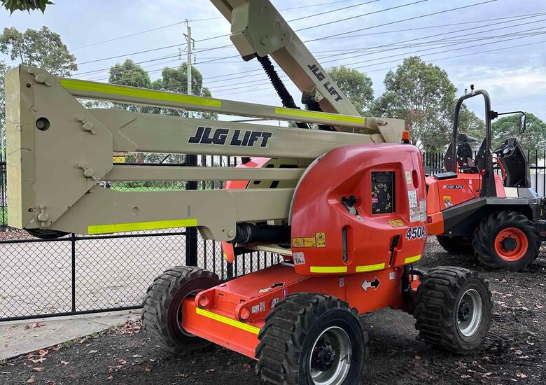 2026 JLG 450AJ - 45ft 4x4 Knuckle Boom Lift image 3