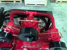 BOSS 42 CFM/ 10HP DIESEL POWERED AIR COMPRESSOR (E/Start)  - picture2' - Click to enlarge