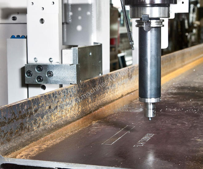 caption Vernet-Behringer HDX-evo 3 Spindle Beam Line