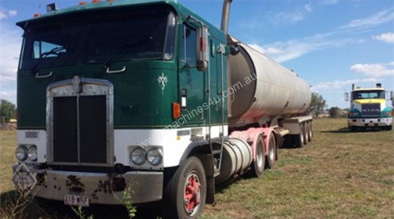 caption 1993 KENWORTH K100E