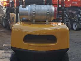 YALE FORKLIFT 2.5 TON 5500MM LIFT REFURBISHED - picture1' - Click to enlarge