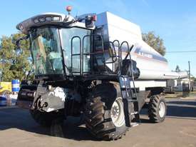2009 Gleaner R65 Combine Harvesters - picture2' - Click to enlarge