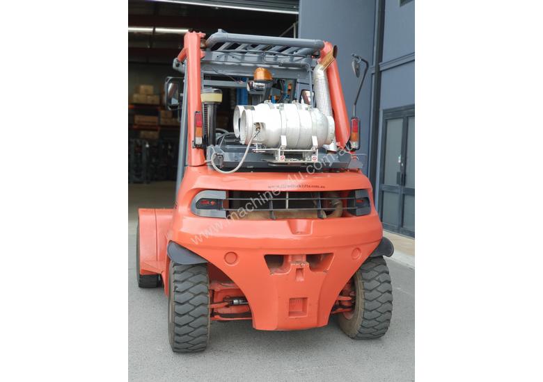 caption Linde H80T 8000 kg LPG forklift