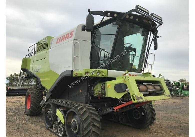 caption Claas Lexion 760TT Header(Combine) Harvester/Header
