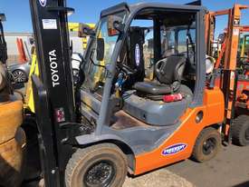 Toyota 8FG25 LPG Forklift - picture0' - Click to enlarge