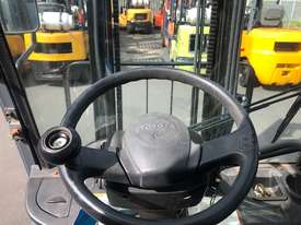 Toyota 8FG25 LPG Forklift - picture1' - Click to enlarge