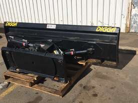 Used Digga 2400 Angle & Tilt Dozer Blade - picture2' - Click to enlarge
