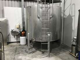 Stainless Steel 5000lt Mixing Tank in very good condition  - picture0' - Click to enlarge