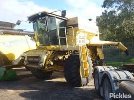 1997 New Holland TR88 - picture2' - Click to enlarge
