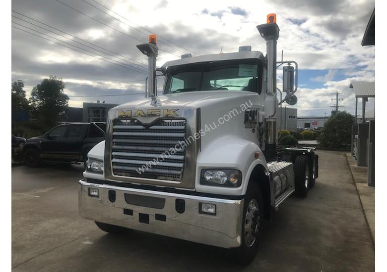 caption Mack Trident 6 x 4 Rigid