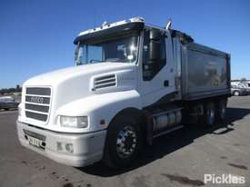 2011 Iveco Powerstar - picture2' - Click to enlarge
