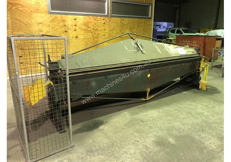 caption KLEEN 3600mm x 2mm Semi Hydraulic Folder - Reduced for quick sale Save $2000