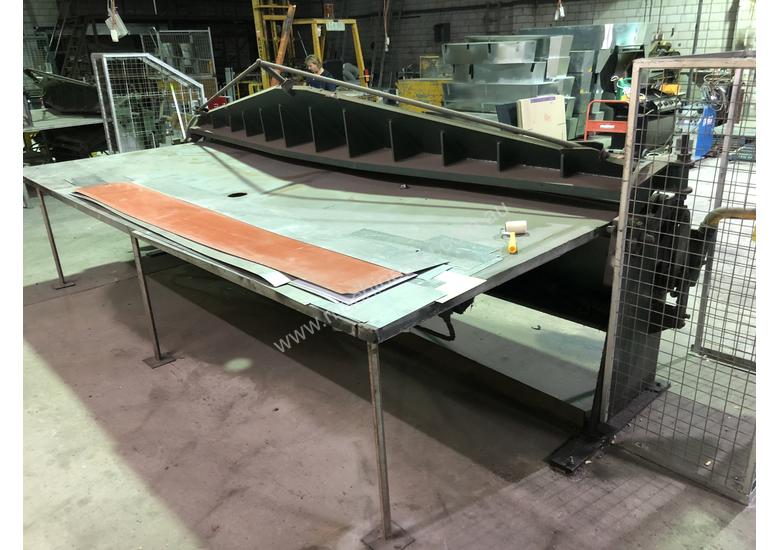 caption KLEEN 3600mm x 2mm Semi Hydraulic Folder - Reduced for quick sale Save $2000