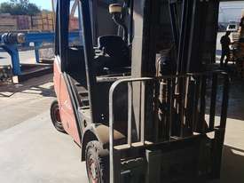 Linde Diesel Forklift 2.5 tonne - picture1' - Click to enlarge