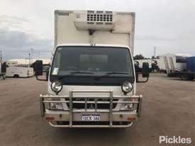 2008 Mitsubishi Canter FE85 - picture1' - Click to enlarge