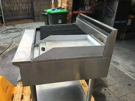 Commercial Natural Gas 600mm Chargrill/ 300mm Hotplate - picture0' - Click to enlarge
