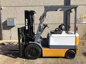 Battery Electric Forklift - picture0' - Click to enlarge