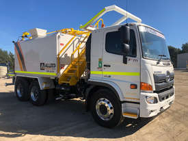 Hino FM 2628-500 Series Water truck Truck - picture0' - Click to enlarge