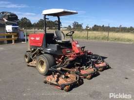 2005 Toro GroundsMaster 4500D - picture2' - Click to enlarge