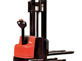 1.2 /1.4 /1.6t Basic Range Pallet Stacker - picture0' - Click to enlarge
