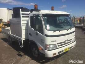 2010 Hino 300 616 - picture0' - Click to enlarge