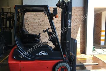 2014 Roll Out LINDE 1.6ton 3 Wheel Container Mast 4.47m SS Low Hrs Like New !!! 2014 Roll Out LINDE 1.6ton 3 Wheel Container Mast 4.47m SS Low Hrs Like New !!!
