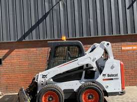 Bobcat S590 low hours - picture0' - Click to enlarge