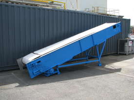 Large Incline Motorised Belt Conveyor - 5m long - picture0' - Click to enlarge