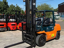 Toyota 3.5T Gas Forklift with 4.5m lift - FOR SALE - picture2' - Click to enlarge