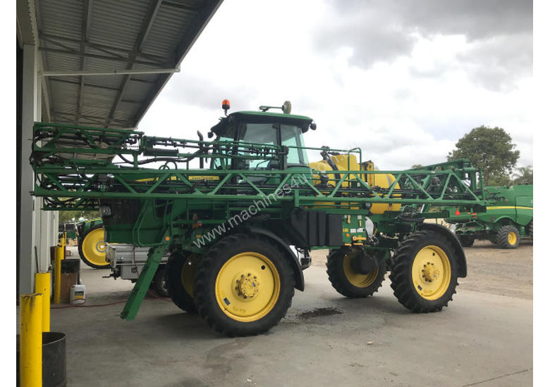 caption John Deere 4630 Boom Spray Sprayer